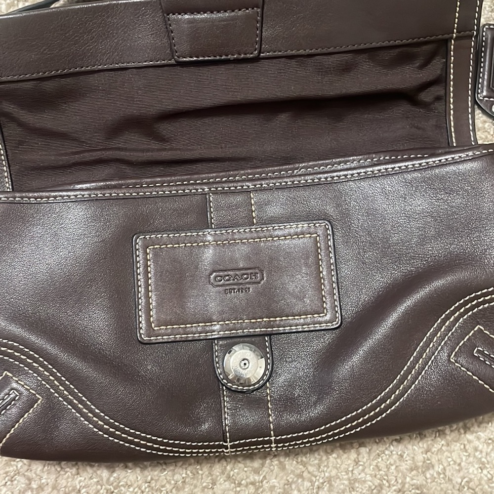 COPY - Coach brown leather purse - Picture 2 of 9